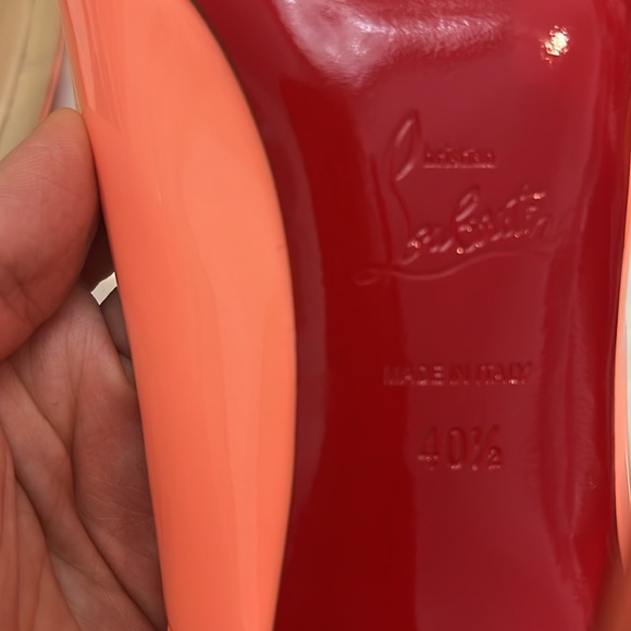 - Worn once! So Kate’s in a beautiful coral - Picture 8 of 8